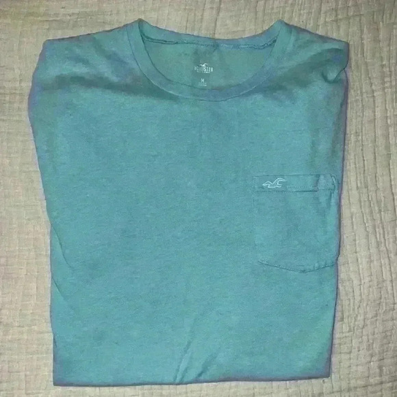 Hollister Men’s Tee Shirt with Pocket - Picture 3 of 4